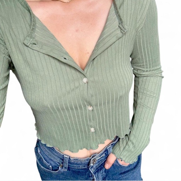 Mint Green Long Sleeve Button-Up Top - Picture 8 of 8